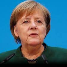 若い頃の美人の面影を残す、アンゲラ・メルケル首相の真の引退理由とは